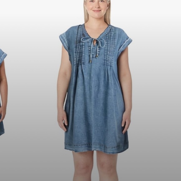 Blue Short Sleeve Dress with Tie Front
Size 2X - Picture 2 of 4